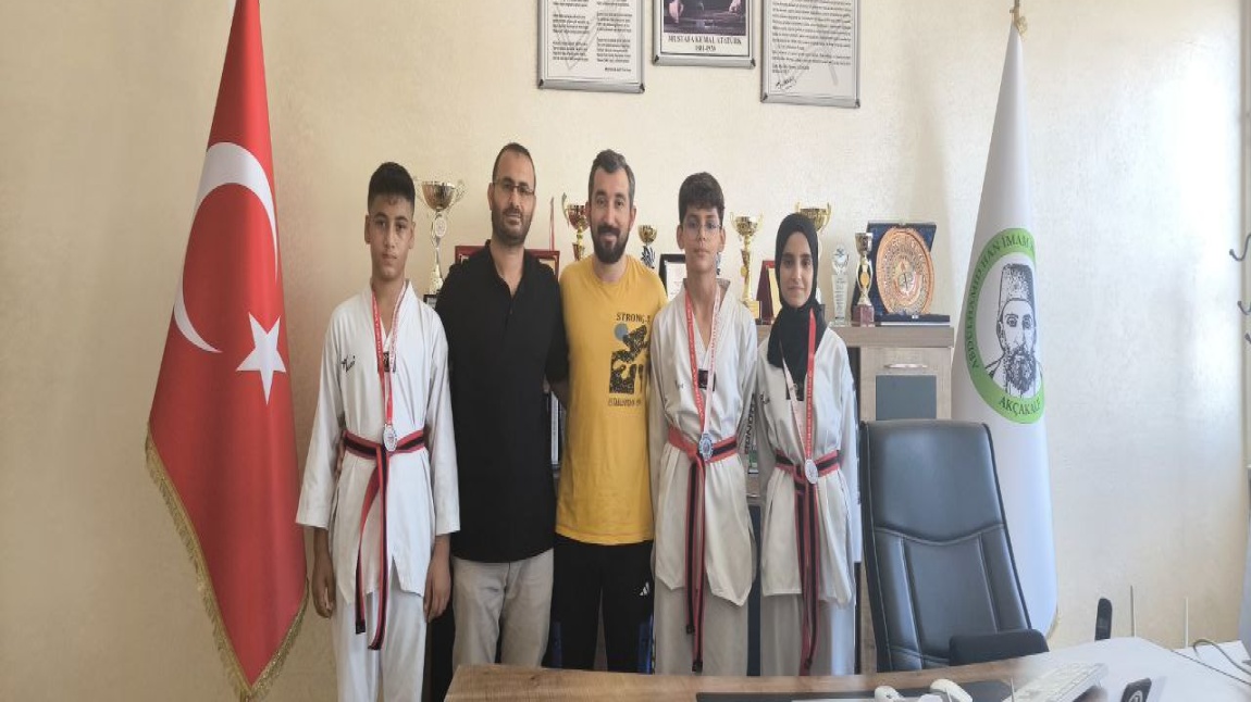 Şanlıurfa'da Yapılan Yıldızlar Türkiye Taekwondo Şampiyonası Seçmelerinde 3 Öğrencimiz Derece Yaparak Bizleri Gururlandırdı.