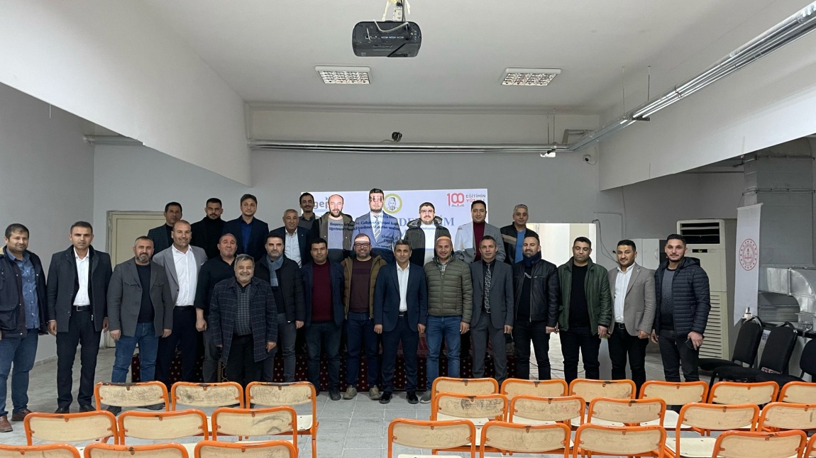 Akçakale’de Eğitim Öğretimde Kalitenin Arttırılması Adına Özveri İçinde Görev Yapan Yönetici, Öğretmen ve Personellerle Biraraya Geldik.